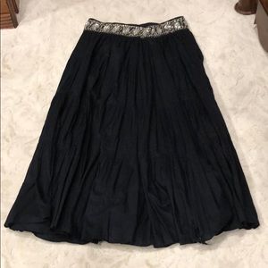 BCBG maxazria Cotton pleated skirt w/side zipper